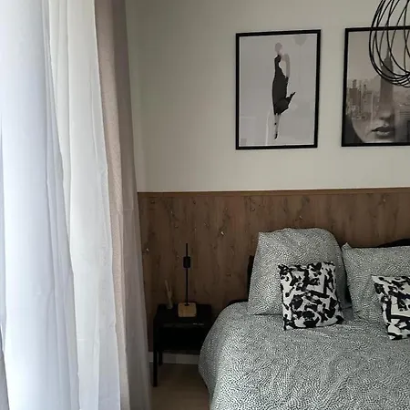 Bastille Cosy Flat *